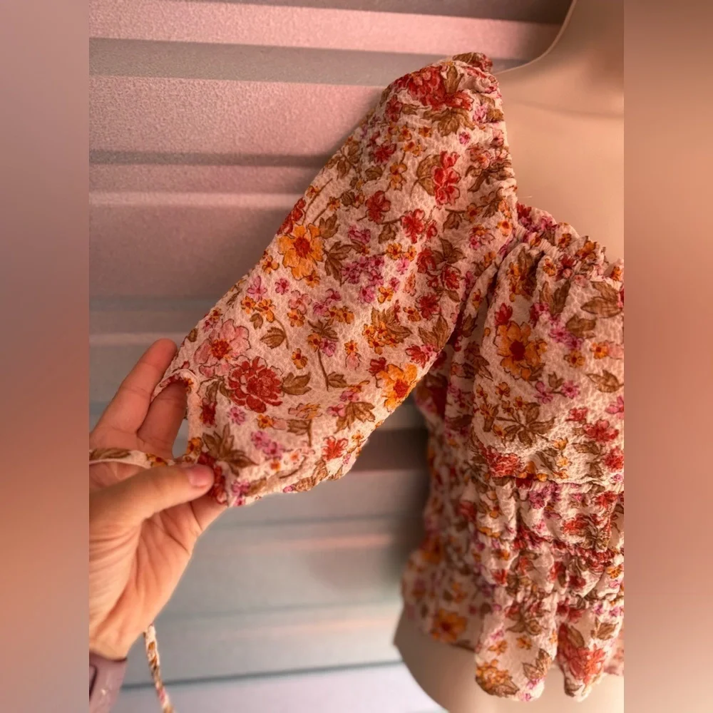 Women’s LUSH Jax Cropped Boho Floral Puff Sleeve Blouse Size Small - Picture 3 of 11